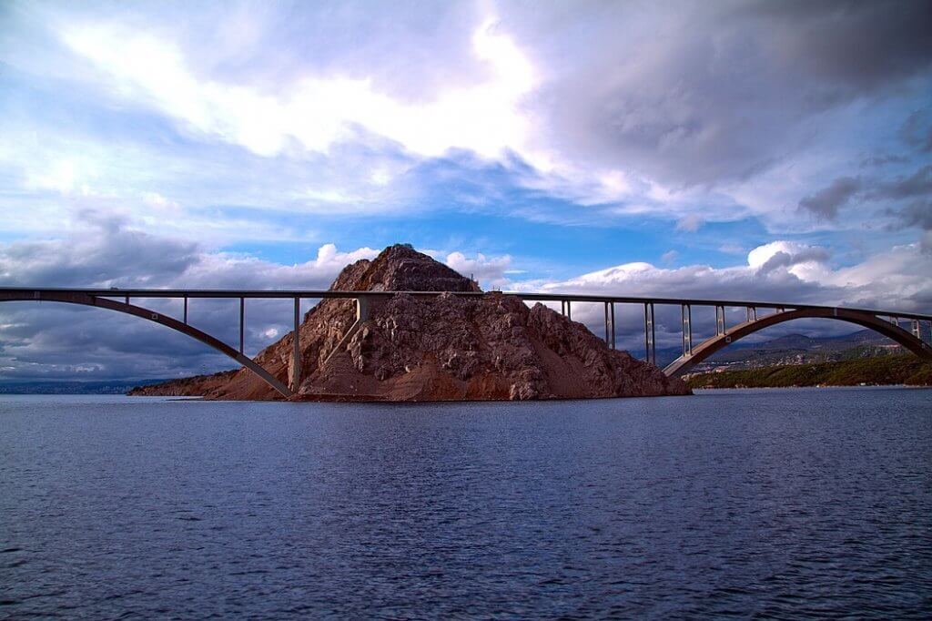 Pont reliant l'île de Krk